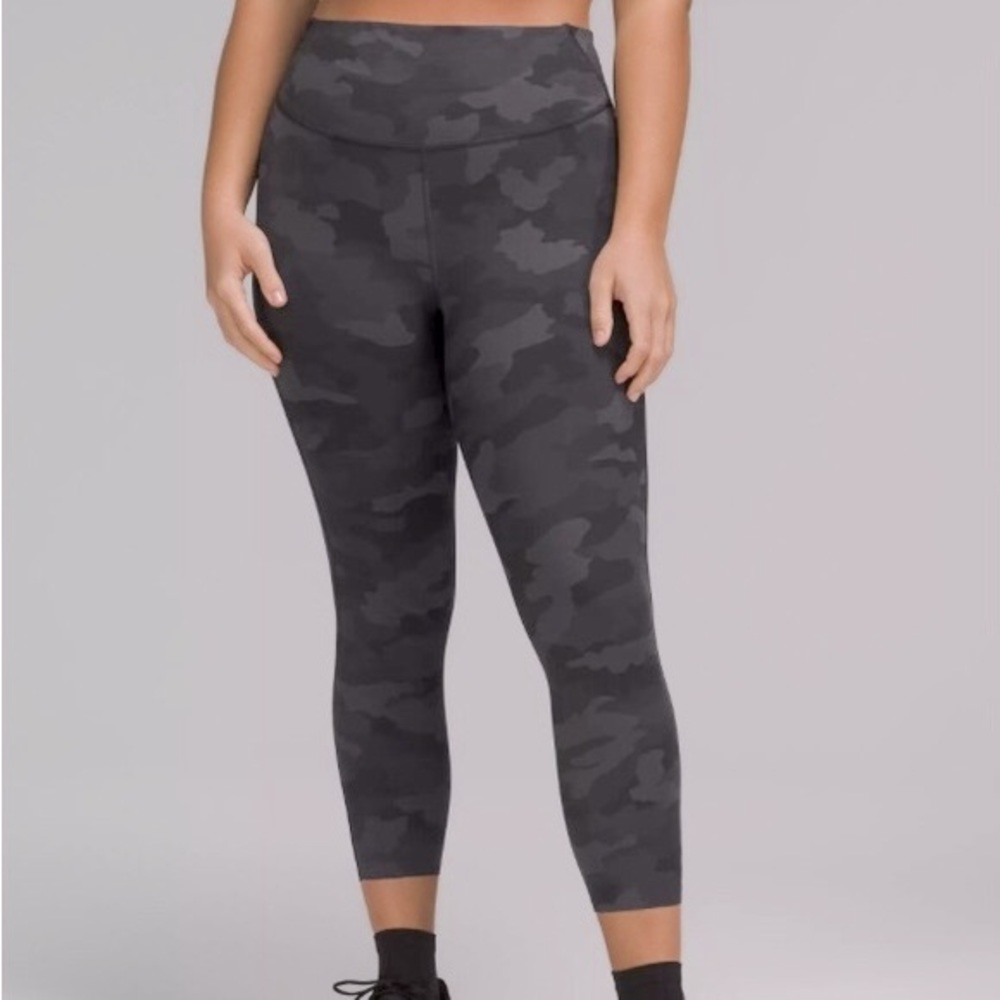 💥HP💥lululemon (20) Base Pace HR Crop 23”
